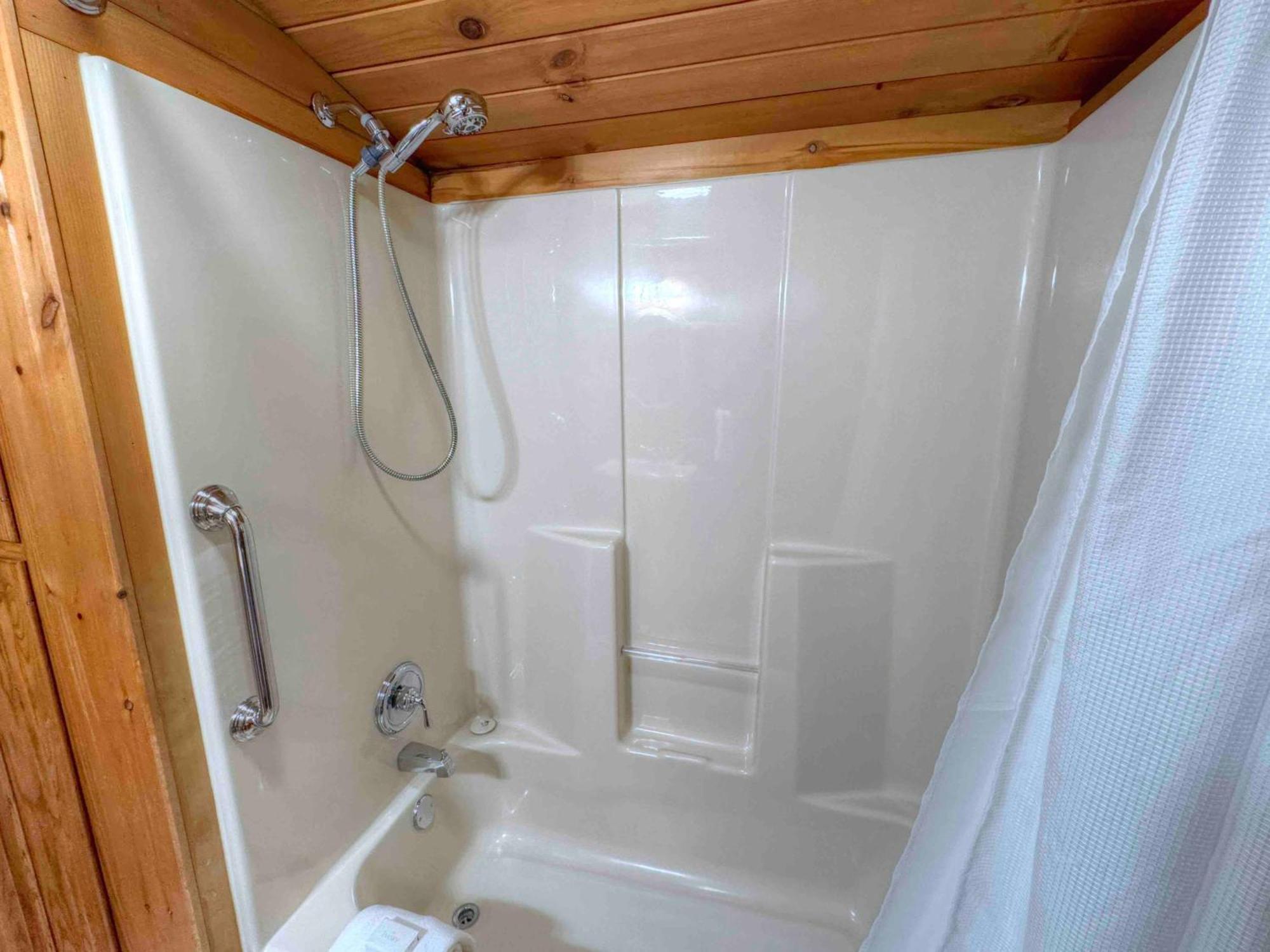 Ferngully Creek Cabins Millersburg Luaran gambar